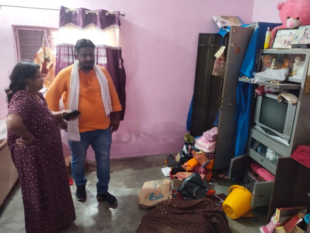 बंद घर से 15 लाख के जेवर और 3 लाख नगदी चोरी, पुलिस जांच में जुटी