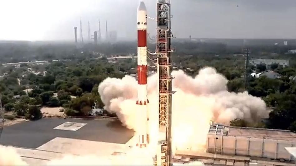 भूटान को ले उड़ा भारत का सैटेलाइट, जानिए मामला