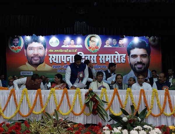 केंद्रीय मंत्री ने कहा- बिहार में शराब फ्री कर देना चाहिए ! जानिए पूरा मामला