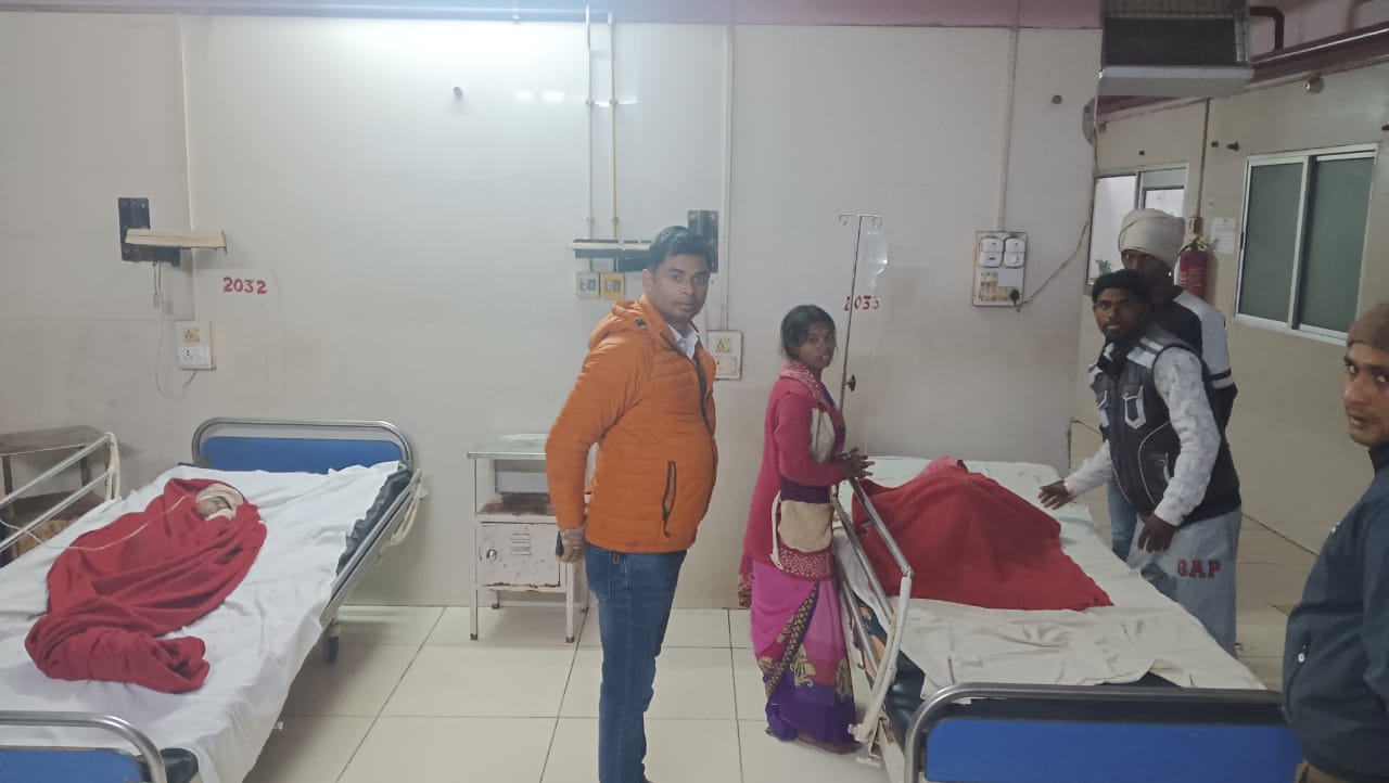 पलामू: गर्म माड़ से दो बच्चियों के झुलसने का मामला, प्रधानाध्यापक पद से हटाये गए, संयोजिका और रसोइया की हुई छुट्टी