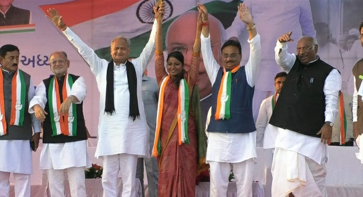 गुजरात मॉडल के नाम पर देश को बरगलाती है भाजपा, जानिए गुजरात चुनाव प्रचार में क्या कह गई अम्बा प्रसाद