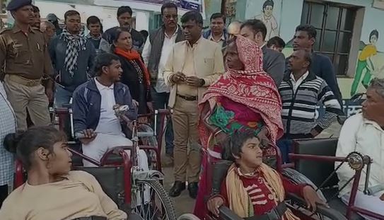 देवघर में अंतरराष्ट्रीय दिव्यांग दिवस पर कैंप का आयोजन, बांटा गया प्रमाण पत्र