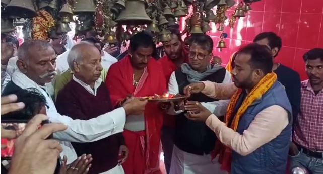 लालू यादव का किडनी ट्रांसप्लांट कल, पटना में राजद कार्यकर्ताओं ने की हवन-पूजा