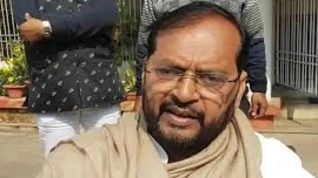 जम्मू कश्मीर में बिहारियों को  एके-47 देगी सरकार!