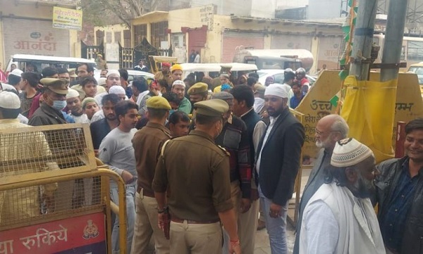 हिन्दू संगठन का शाही ईदगाह मस्जिद परिसर में हनुमान चालीसा के पाठ का ऐलान, अलर्ट पर पुलिस