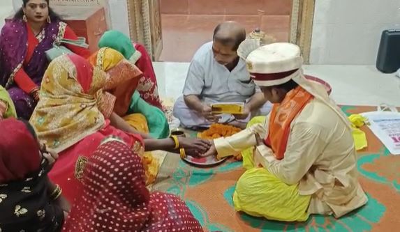 सीतामढ़ी : जयमाला के दौरान ऐसा क्या हुआ कि दूल्हा शादी छोड़ पहुंच गया थाना, जानिए पूरा मामला 