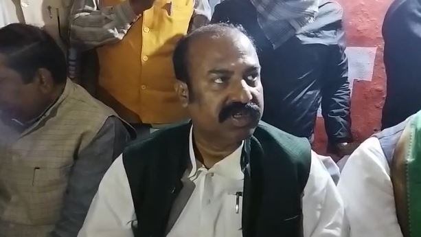 जब मंत्री जी ने अपने ही समर्थकों की खोल दी पोल, कहा- शराबबंदी न होता तो हमारे समर्थक अभी नशे में धुत्त होते 