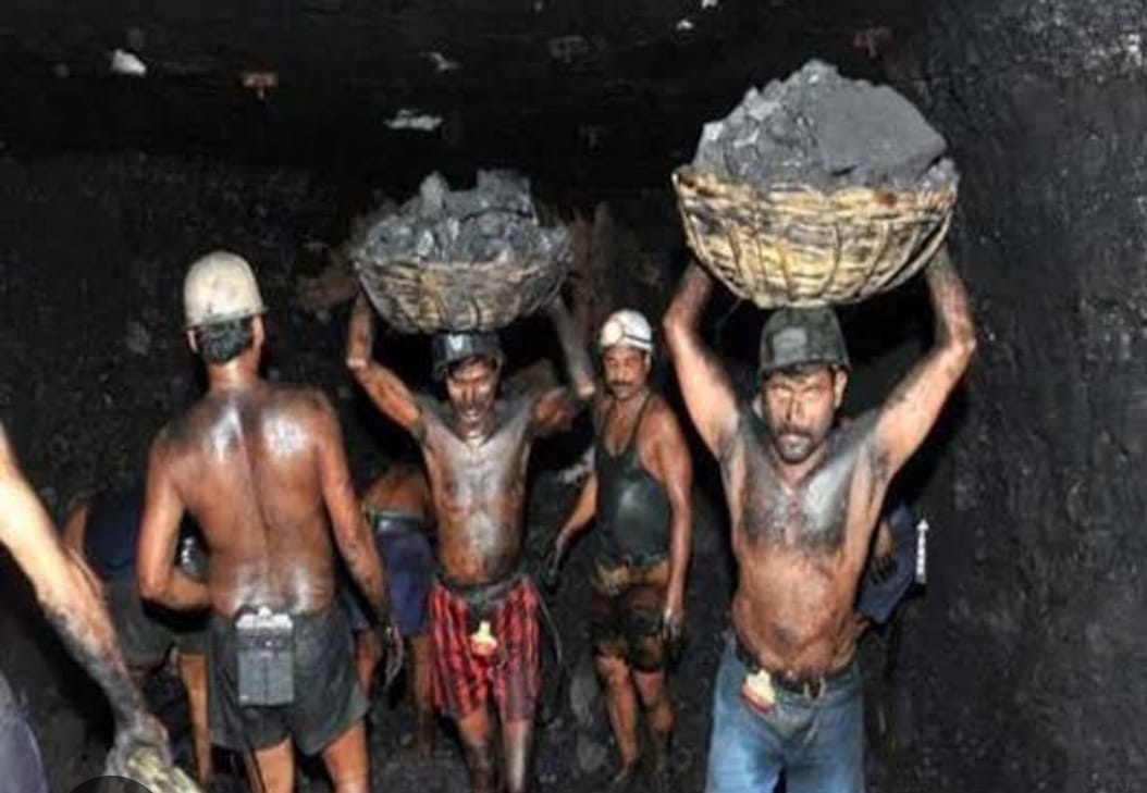 वेतन समझौते को लेकर कोल इंडिया मैनेजमेंट और मजदूर आमने सामने, जानिए किन मुद्दों पर अड़े संगठन और प्रबंधन