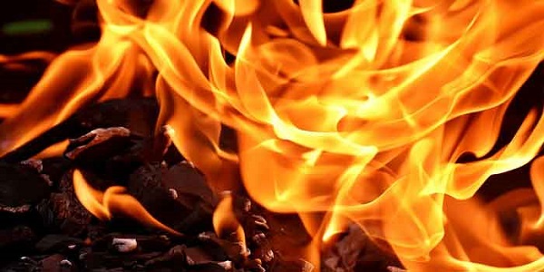 चतरा : पत्नी ने पति को जिंदा जलाया, गंभीर स्थिति को देखते हुए हजारीबाग किया गया रेफर