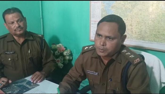 दुमका: सड़क लुटेरा गिरोह का पर्दाफाश, दो गिरफ्तार