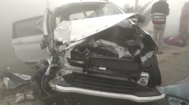 मोतीहारी : कोहरे के कारण ट्रक और कार में भिड़ंत, 9 लोग घायल 