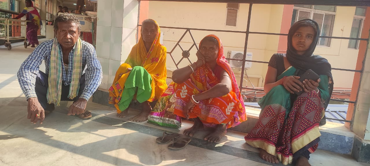 दुमका : रफ्तार का कहर ! ट्रक की चपेट में आने से बाइक सवार की मौत, एक गंभीर 