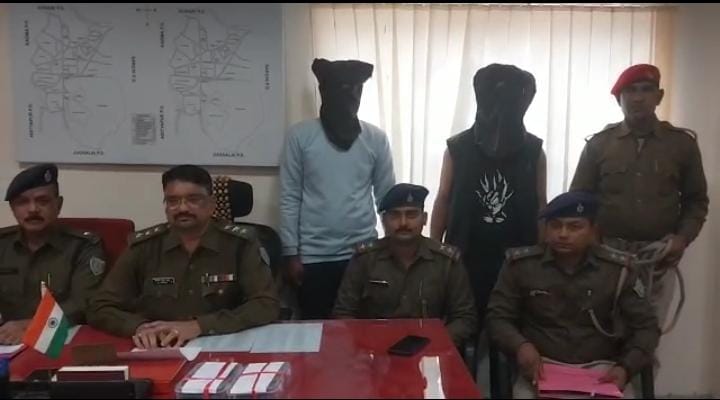 छिनतई करने वाले गैंग के दो सदस्य गिरफ्तार, स्पोर्ट्स बाइक से देते थे घटना को अंजाम
