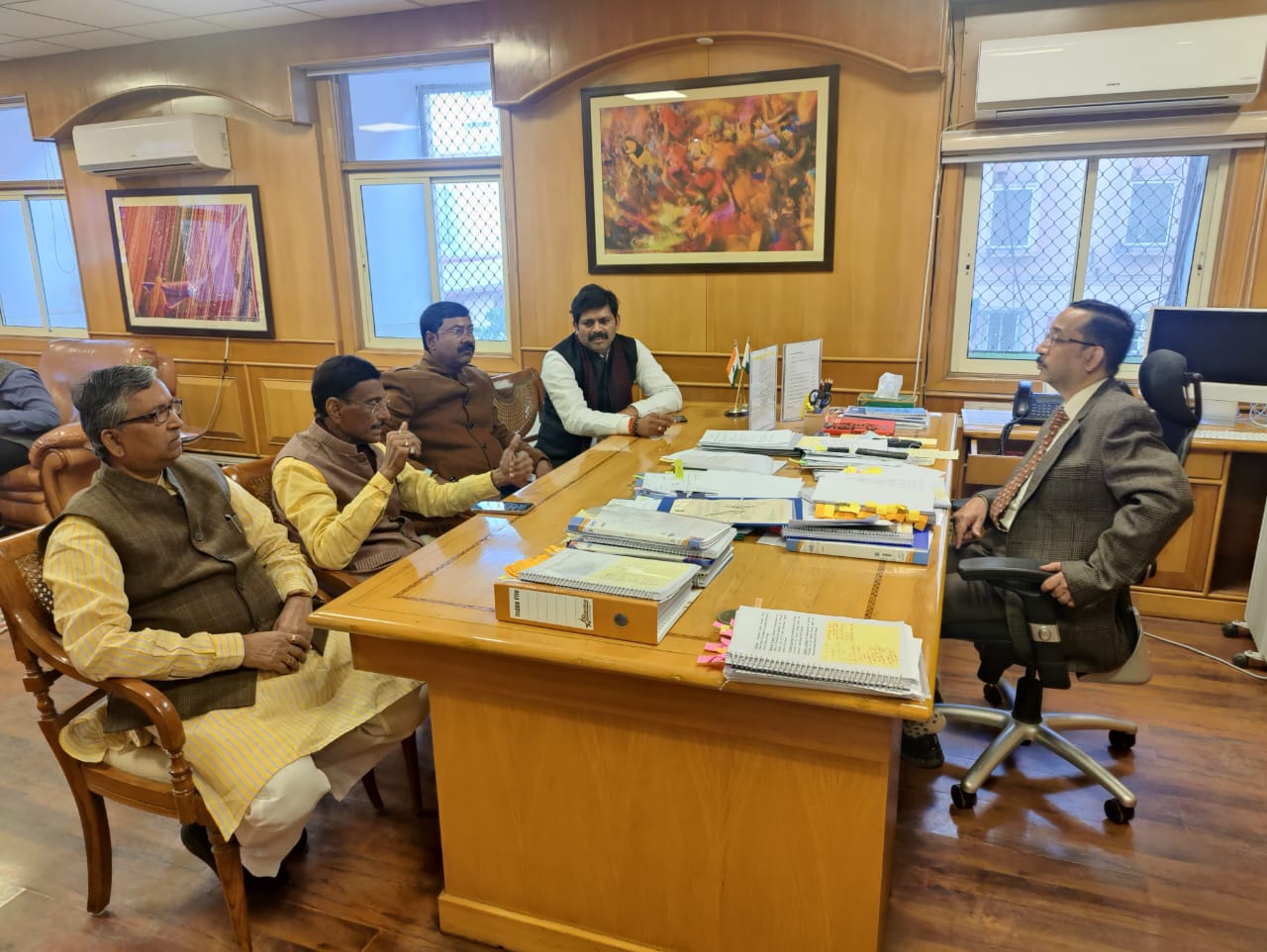 केंद्रीय भारी उद्योग सचिव से मिले रांची सांसद संजय सेठ, एचईसी के हड़तालरत कर्मचारियों के वेतन भुगतान का किया आग्रह