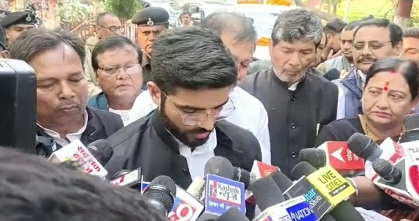 पूर्ण रूप से लागू हो या पूरी तरह समाप्त हो शराबबंदी : पशुपति पारस