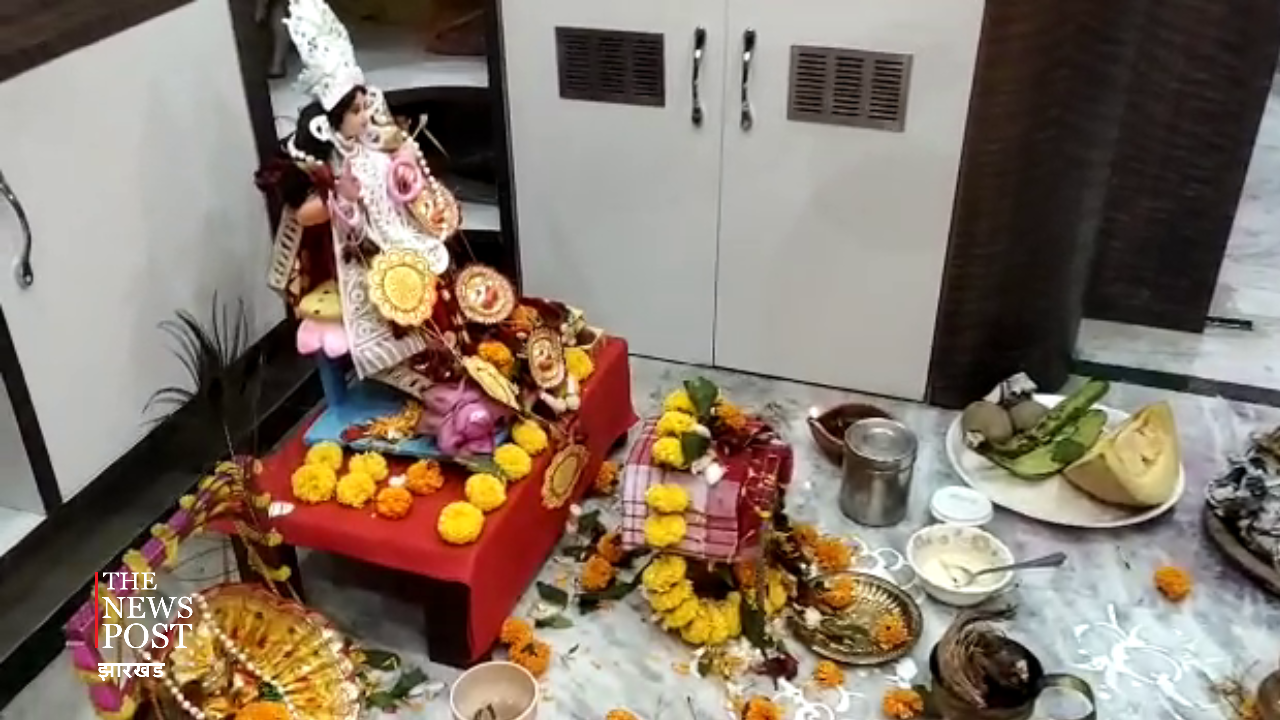 बंगाली परिवारों ने की कोजागरी लक्खी पूजा, मां से सुख, समृद्धि की मांग