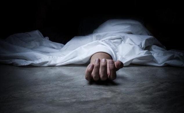 गोमो के रेलकर्मी की हत्या, जानिए क्यों पुलिस को  है पत्नी पर शक  