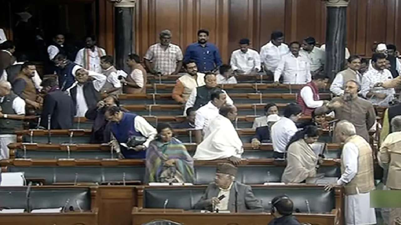 भारत चीन मुद्दे पर बहस से राज्यसभा सभापति ने किया इनकार, विपक्ष के सभी दलों ने सदन से किया वॉक आउट  