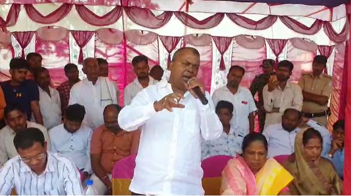 सांसद चंद्र प्रकाश चौधरी ने किया डुमरी का दौरा