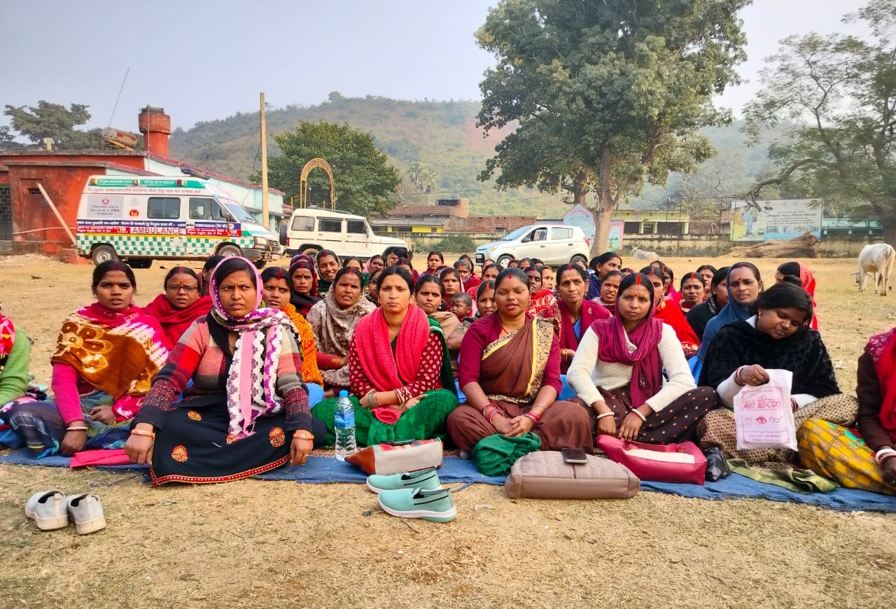 नाराज जल सहिया संघ की महिलाओं ने दिया धरना, जानिए क्या है इनकी मांगे        