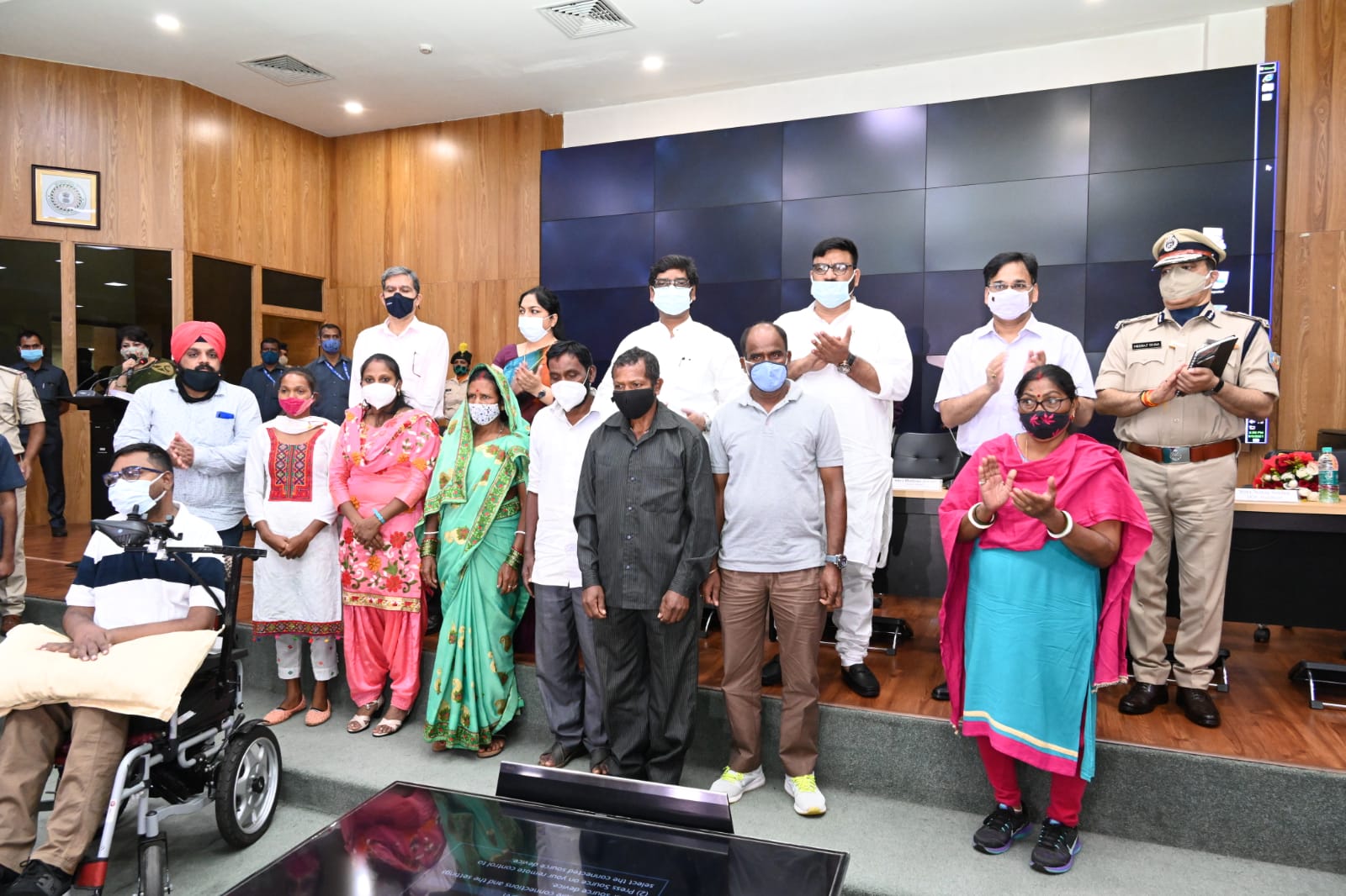 राज्य के 12 खिलाड़ियों को पुलिस विभाग में मिली नौकरी, ओलंपिक खिलाडियों के परिजनों को सीएम ने किया सम्मानित