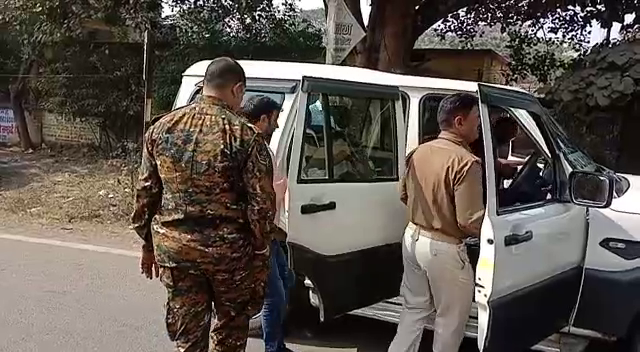 हथियार के बल पर बैंक के कलेक्शन एजेंट से लाखों की लूट, जांच में जुटी पुलिस