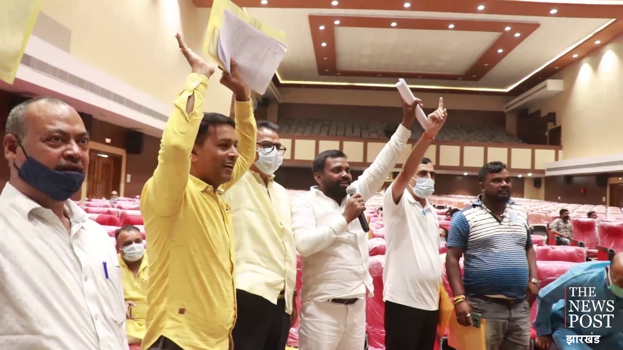 जिप की अंतिम बैठक में सदस्यों का जोरदार हंगामा, 6 साल में भी नहीं हो पाया विकास