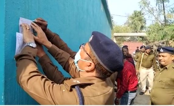 भागलपुर प्रॉपर्टी डीलर हत्याकांड : तीन माह बाद भी पुलिस हत्यारों को पकड़ने में फेल, अब डुगडुगी बजाकर चिपका रहे इश्तेहार