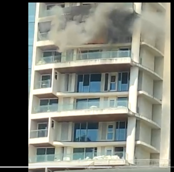 मुम्बई में 60 मंजिली इमारत में आग, 19वीं मंजिल से कूद गया युवक, मौत