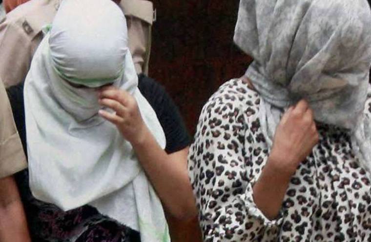 BIG NEWS: साहेबगंज: पहाड़िया रुबिका की दो बहनों को देह व्यापार के आरोप में पुलिस ने किया गिरफ्तार, परिजनों ने पुलिस की कार्रवाई पर उठाए सवाल