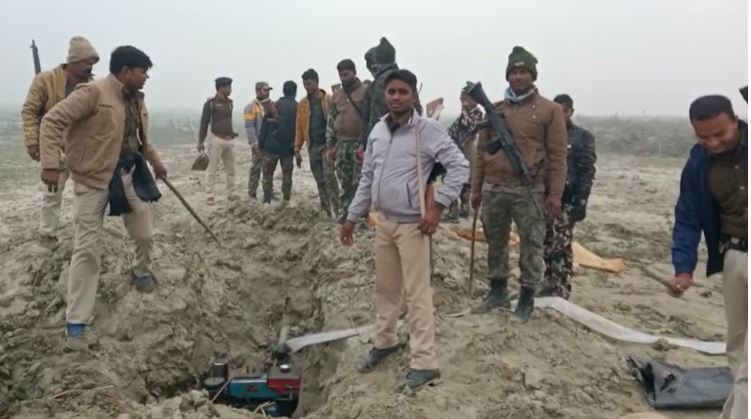 भागलपुर : शंकरपुर दियारा में बड़े पैमाने पर बन रही थी शराब, पुलिस ने अवैध भट्ठी किया ध्वस्त, तस्कर फरार