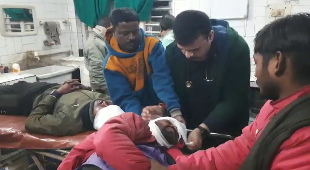 बोकारो : दो बाइक में जबरदस्त टक्कर, तीन घायल, दो की स्थिति गंभीर, सीसीटीवी में कैद हुई घटना