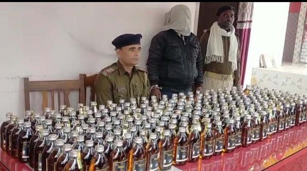 अवैध शराब के साथ धराये तस्कर, पुलिस ने की बड़ी कार्रवाई, जानिए पूरी खबर