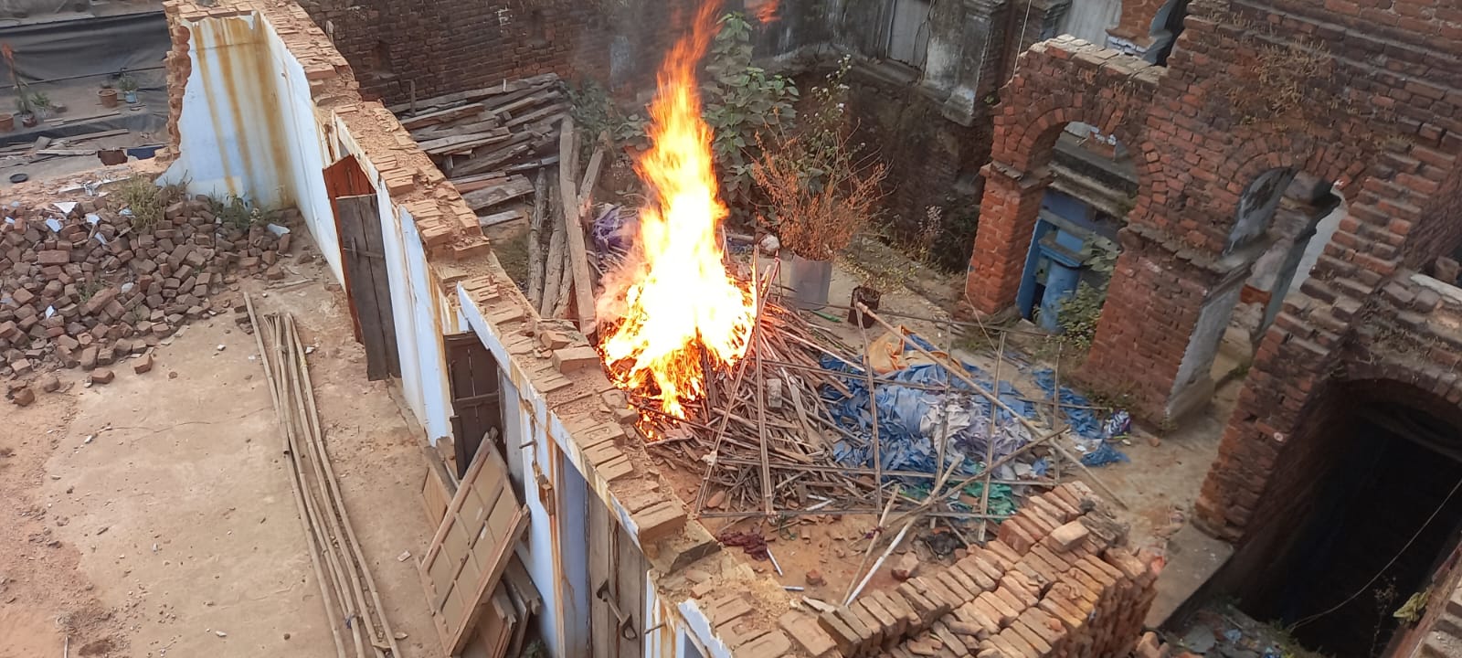 अनहोनी ! 24 घंटे के अंदर शहर में दो आगलगी की घटना से लोगों में दहशत