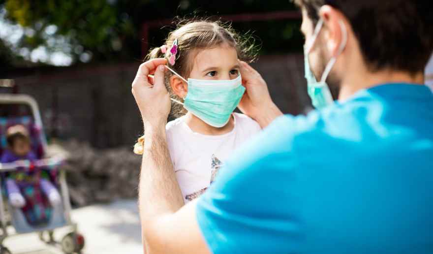 COVID Alert! इस राज्य ने भीड़-भाड़ वाली जगहों पर मास्क पहनना किया अनिवार्य, जानिए किस राज्य ने क्या उठाए कदम   