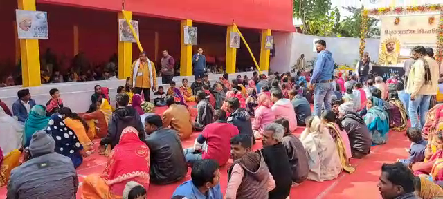 आध्यात्मिक शिविर में निःशुल्क किया गया गरीब और असहाय लोगों का इलाज, खुद जिला एसपी रहे मौके पर मौजूद