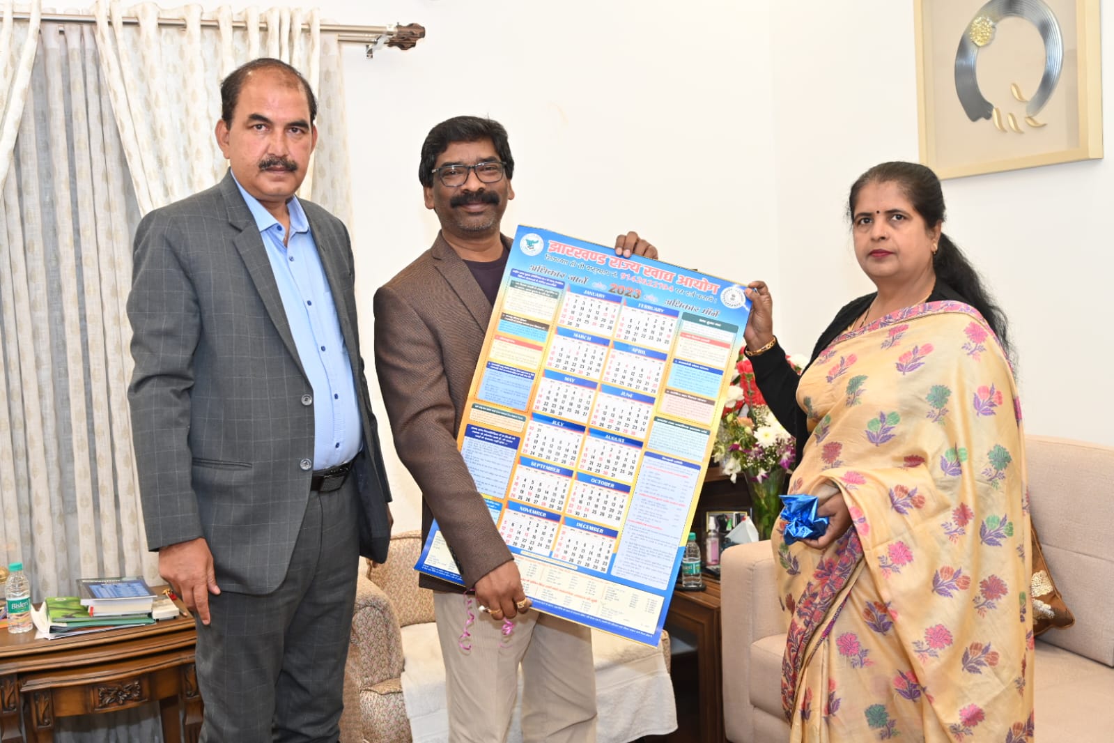 मुख्यमंत्री हेमन्त सोरेन ने झारखंड राज्य खाद्य आयोग द्वारा जारी कैलेंडर-2023 का  किया अनावरण 