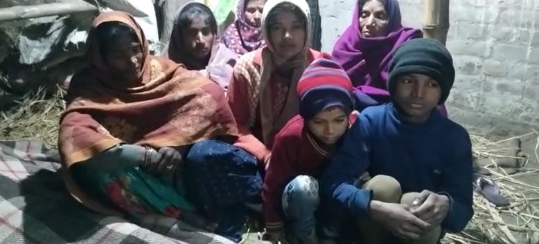 जहरीली शराब से संदिग्ध परिस्थिति में युवक की मौत, परिजन शव के साथ कार्रवाई की कर रहे मांग 