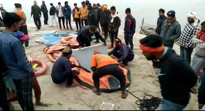 पटना गंगा घाट नाव दुर्घटना में अभी भी 7 लोग लापता, दूसरे दिन भी खोजबीन जारी