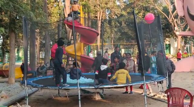 NEW YEAR 2023 :  साल के पहले दिन की सुबह से ही शहर के पार्कों में लगने लगी रौनक, प्रशासन दिखी सर्तक