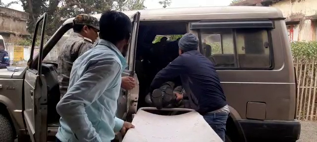 दुमका : तारापीठ से पूजा कर वापस लौट रहा था परिवार, हुई दुर्घटना, एक गंभीर 