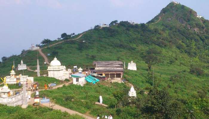 जैनियों ने पकड़ा आंदोलन की राह, केंद्र और राज्य सरकारों के खिलाफ है गुस्सा, जानिए पूर्व में बिहार सरकार की कार्रवाई के बाद फिर क्यों चर्चे में पार्श्वनाथ 