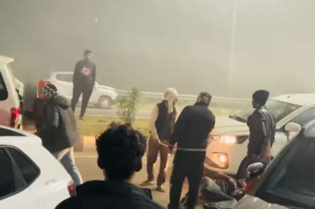 राजधानी में खुलेआम गुंडागर्दी, नए साल के जश्न में दो गुटों के बीच हुई झड़प, मारपीट का वीडियो वायरल 