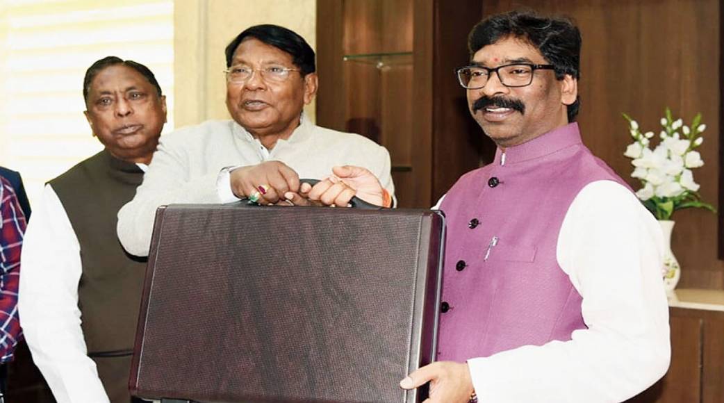 आगामी बजट की तैयारी में जुटी झारखंड सरकार, आम लोगों से मांगे जा रहे सुझाव   