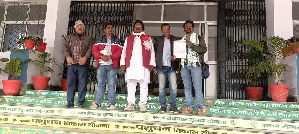 महापर्व सोहराय पर सरकारी कर्मचारियों को अग्रिम वेतन के साथ पांच दिनों के अवकाश की मांग   