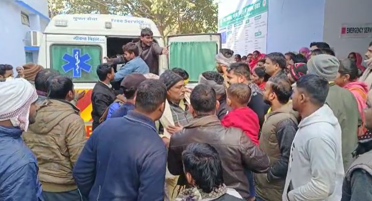 कैमूर : दिनदहाड़े PNB एटीएम से कैश लूट, अपराधियों ने गार्ड को मारी गोली, मौके पर मौत 