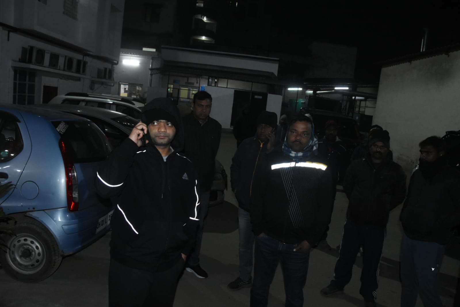 हाड़ कपाती ठंड में देर रात को सिंह मेन्शन समर्थक को मारी गई गोली,गर्म हुआ धनबाद का माहौल  