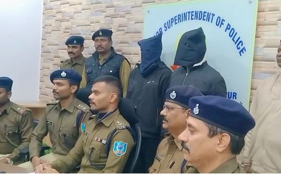 जमशेदपुर: कैरेज कॉलोनी में फ़ायरिंग करने वाले अपराधियों को पुलिस ने किया गिरफ्तार, एक देसी पिस्टल बरामद   