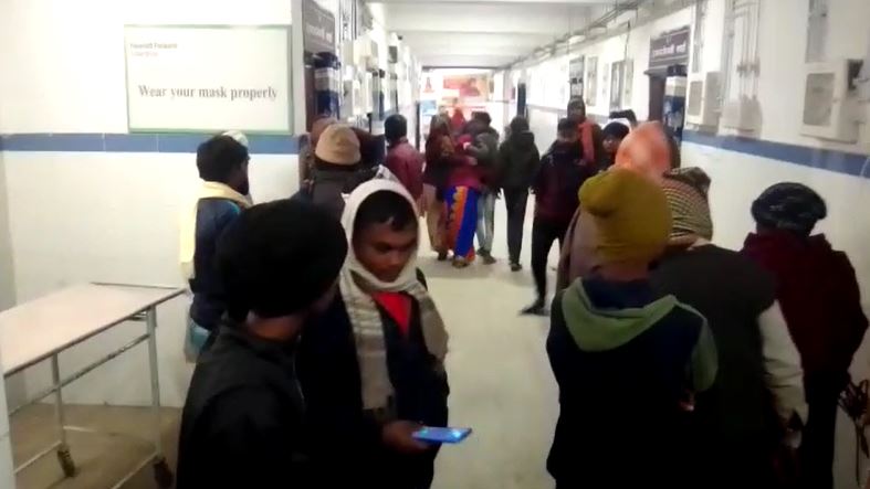 बक्सर : अलाव ताप रहे लोगों पर गिरी जर्जर पुरानी दीवार, एक की मौत, दूसरा गंभीर 