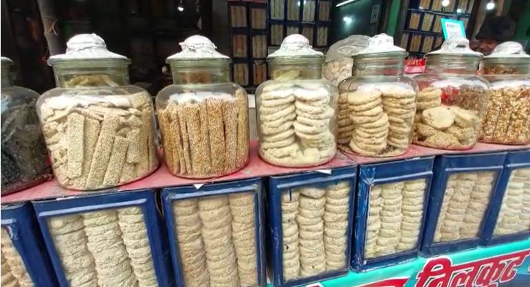 कोरोना से बचने के लिए खाएं इम्युनिटी बढ़ाने वाला तिलकुट, जानें इसकी खासियत